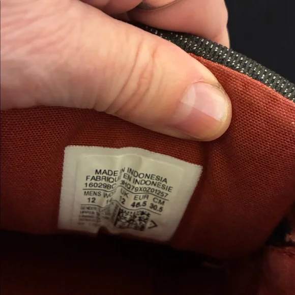 Converse Black High-Top Sneakers with Red Interior - Picture 6 of 7